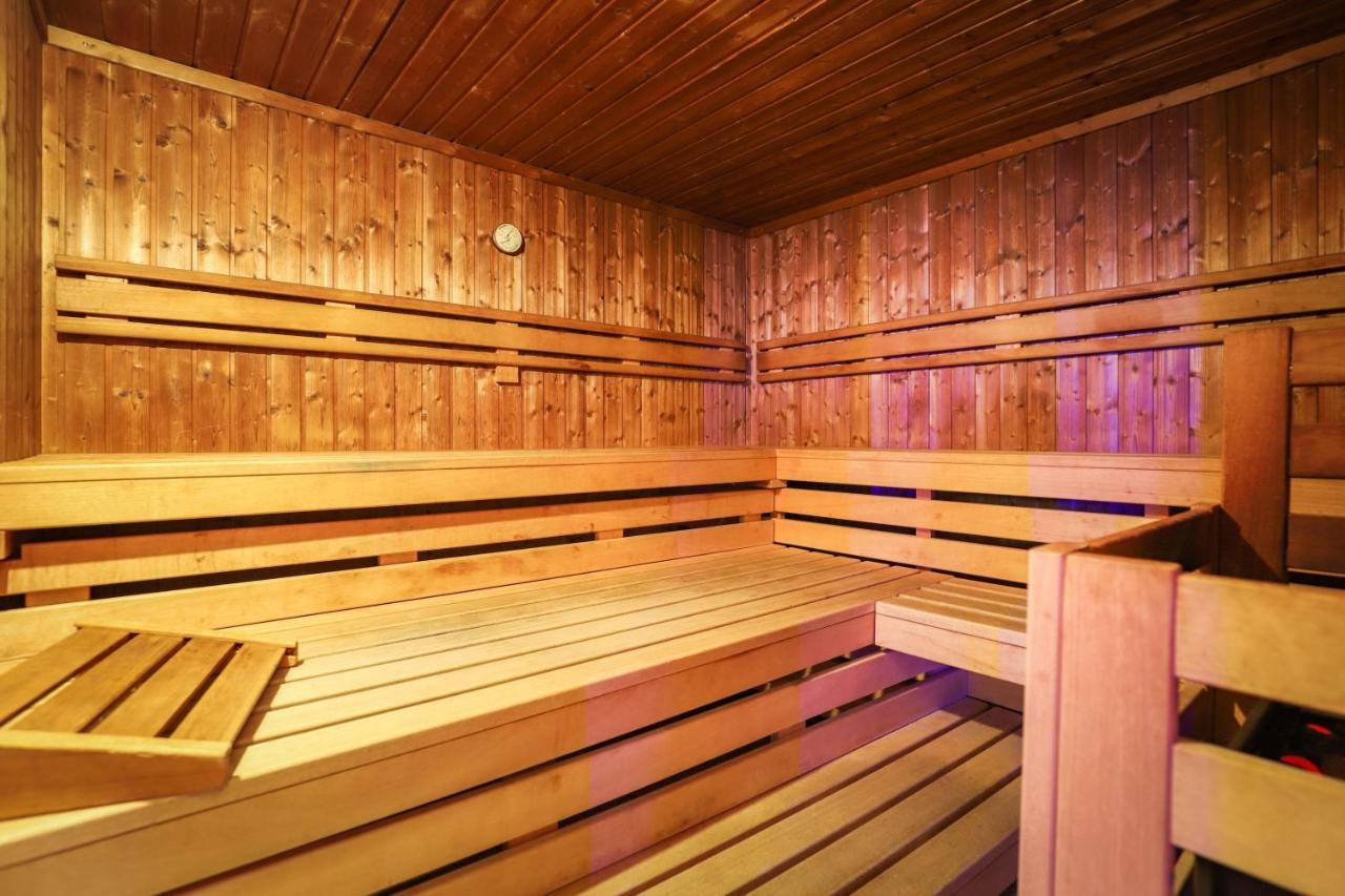 Active & Wellness Hotel Subterra オストロフ エクステリア 写真