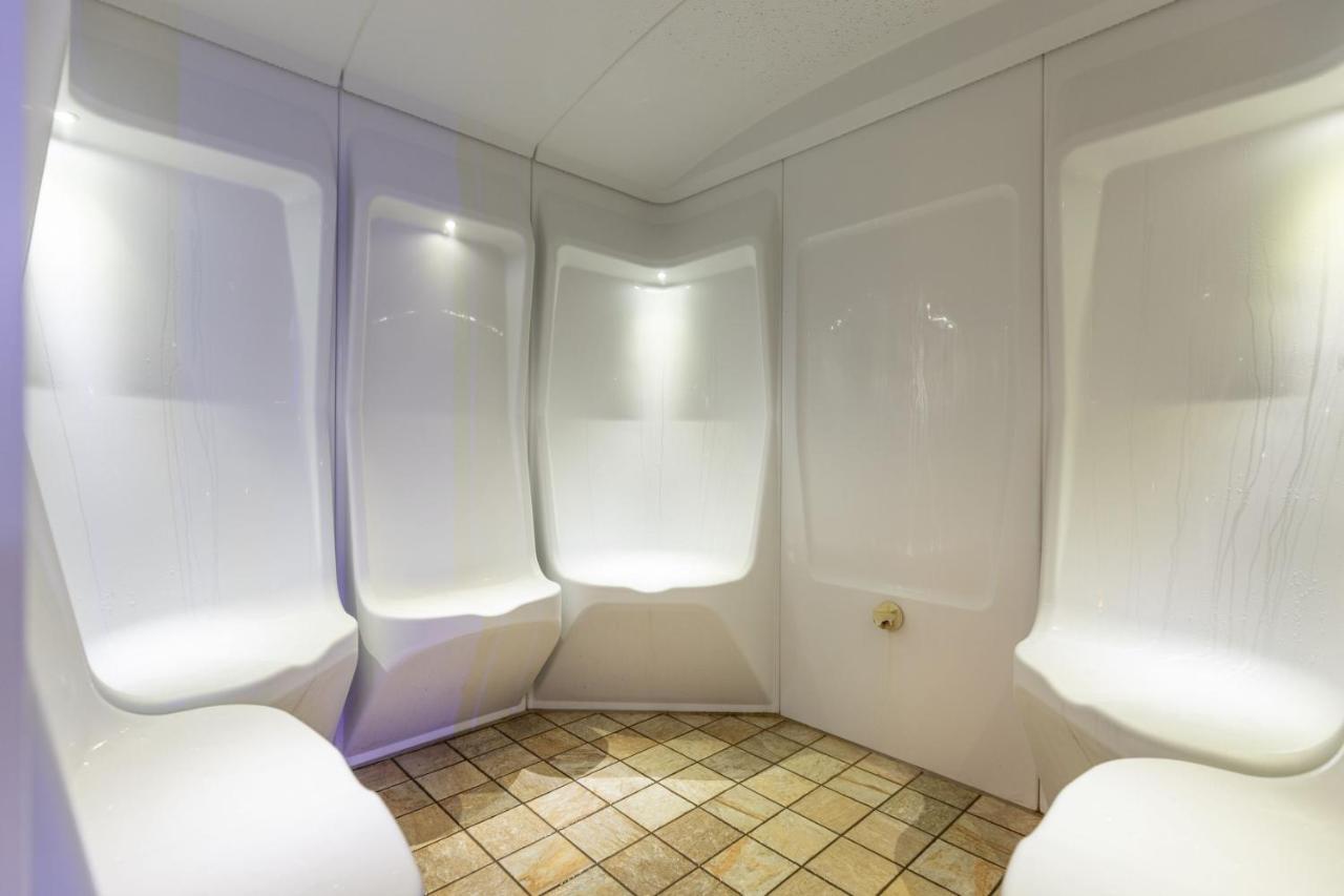Active & Wellness Hotel Subterra オストロフ エクステリア 写真