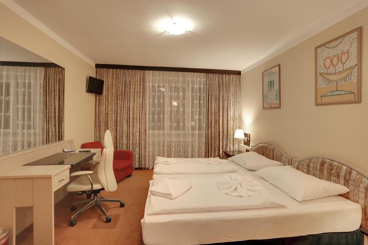 Active & Wellness Hotel Subterra オストロフ 部屋 写真