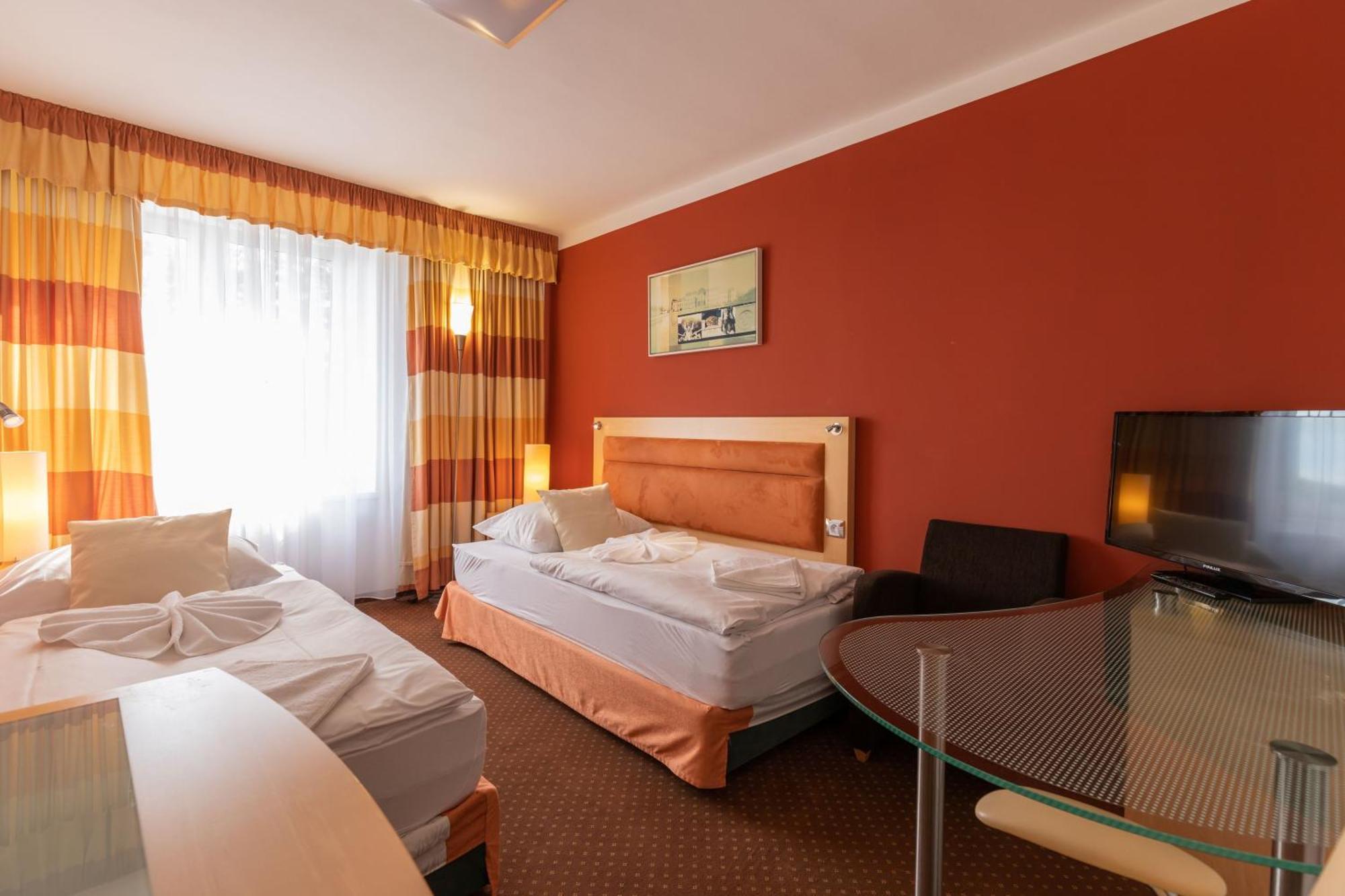 Active & Wellness Hotel Subterra オストロフ 部屋 写真