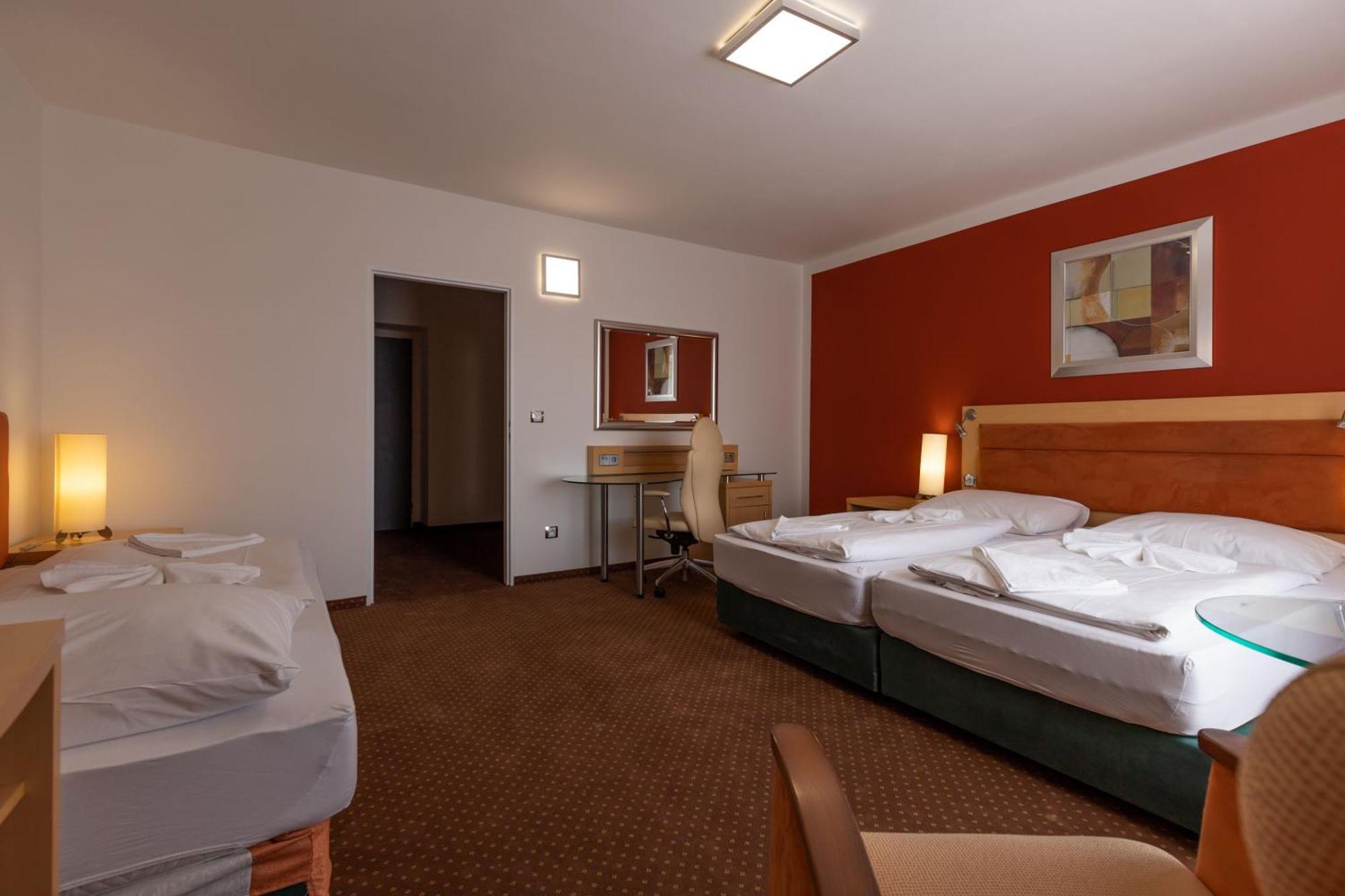 Active & Wellness Hotel Subterra オストロフ 部屋 写真