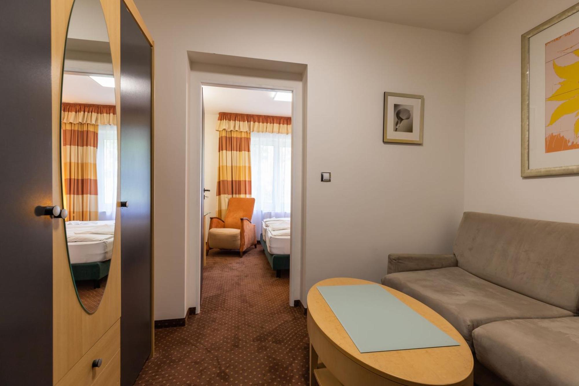 Active & Wellness Hotel Subterra オストロフ 部屋 写真