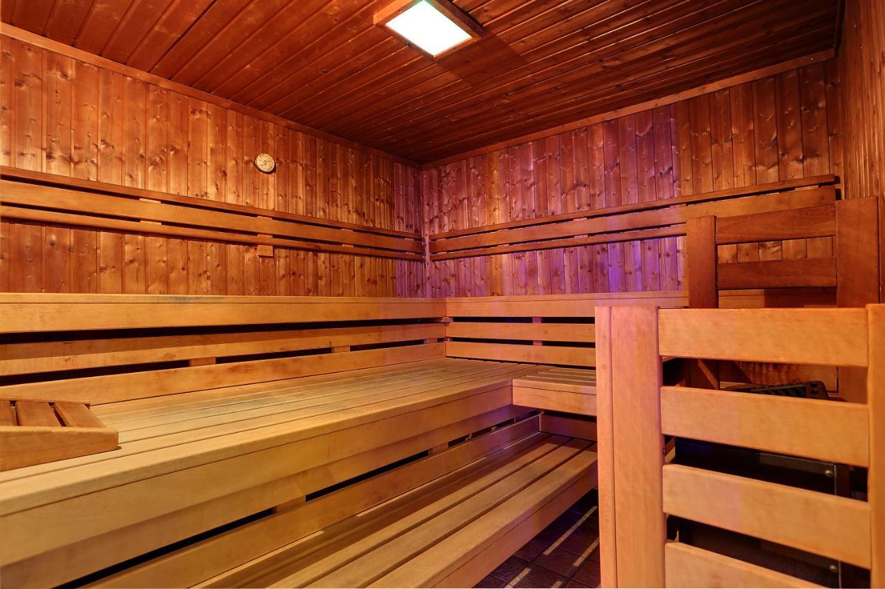 Active & Wellness Hotel Subterra オストロフ エクステリア 写真